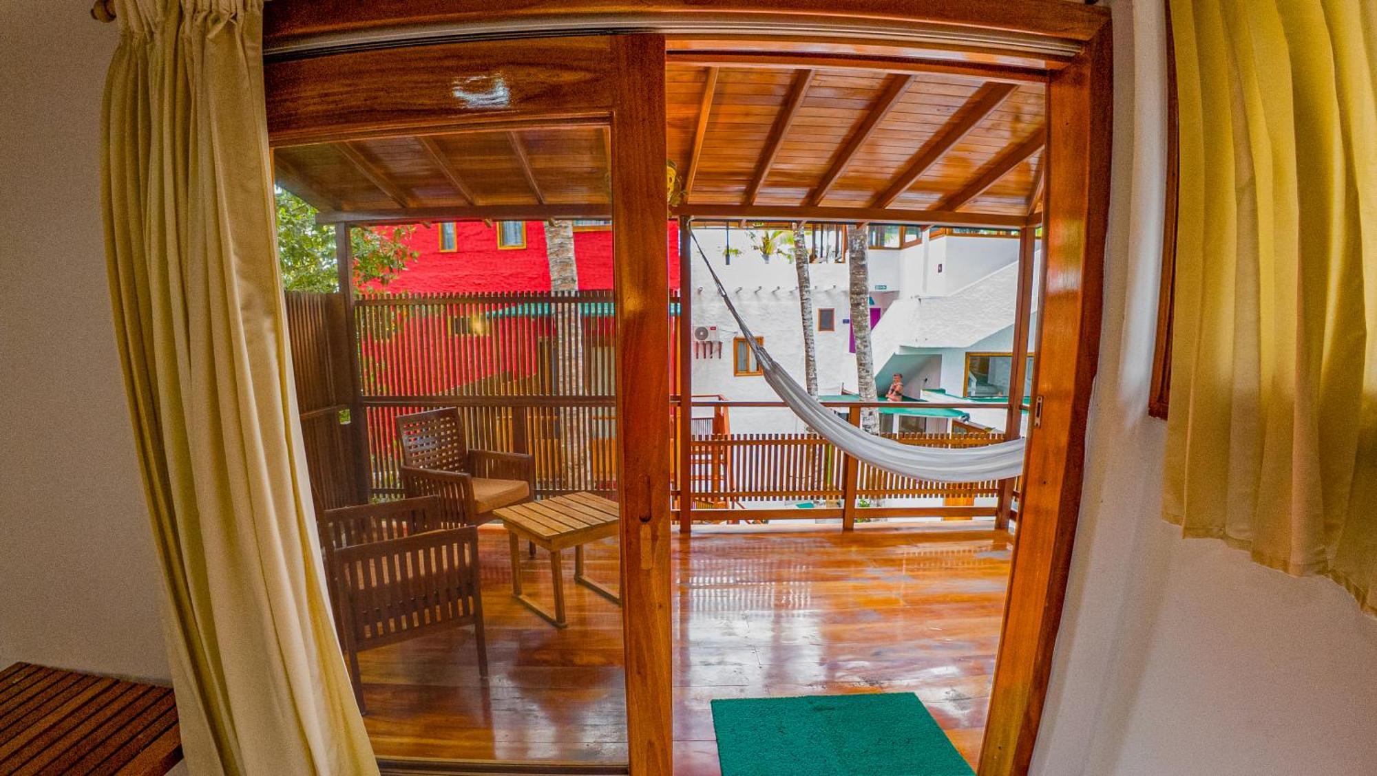 Hotel La Casa De Marita Puerto Villamil Exterior foto