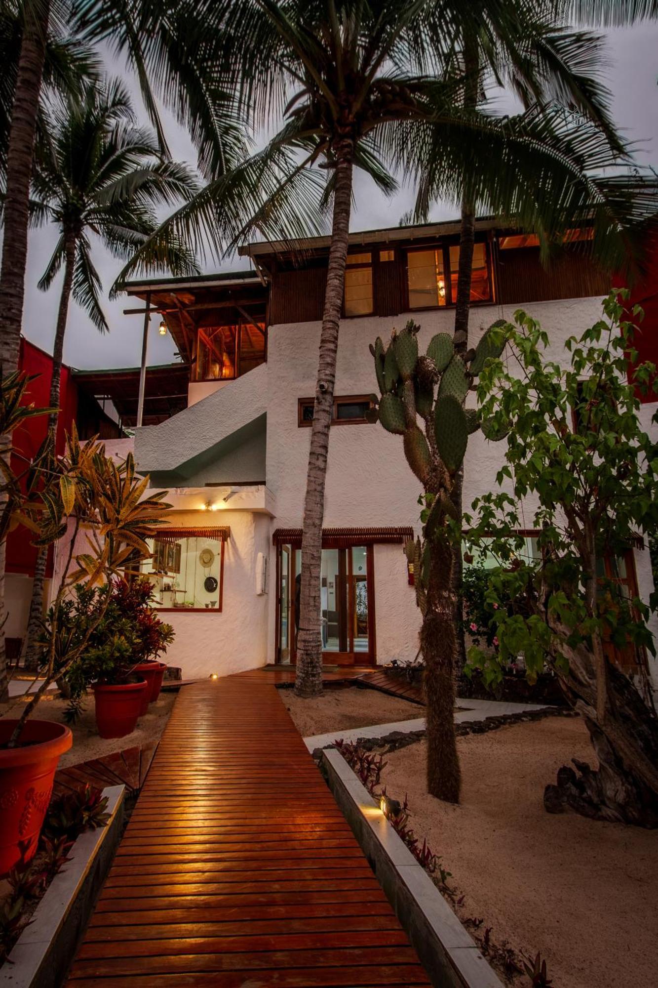 Hotel La Casa De Marita Puerto Villamil Exterior foto